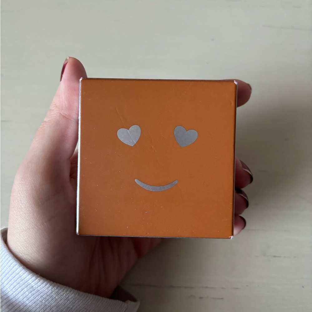 NWT Benefit Hello Happy Velvet Powder Foundation - shade 10 - Picture 5 of 5